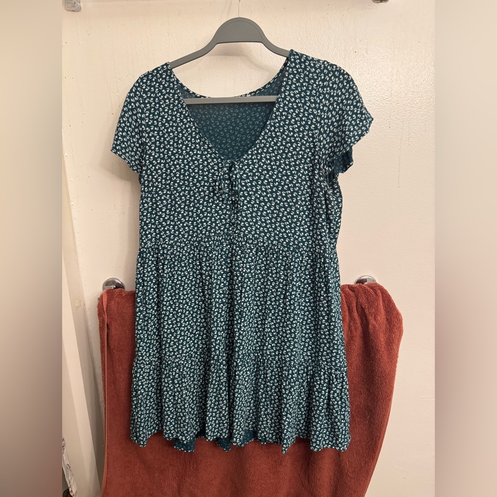 American Eagle Outfitters Green Cap Sleeve Tiered Dress